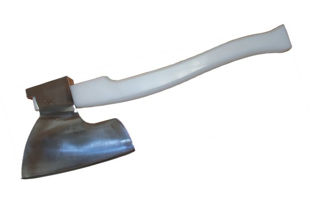 Sekera s polyethylenovou rukojetí